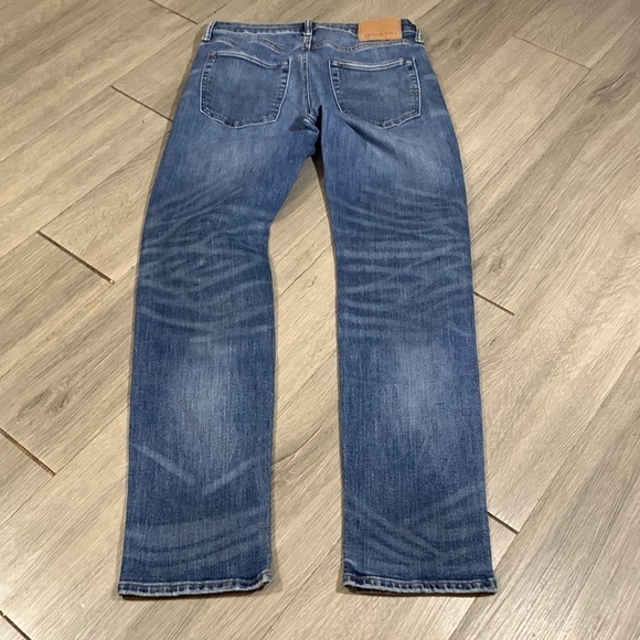American Eagle Airflex+ Light Wash Slim Straight Stretch Jeans size 30x32 - Picture 2 of 11